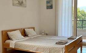 Sunny Bay Apartments